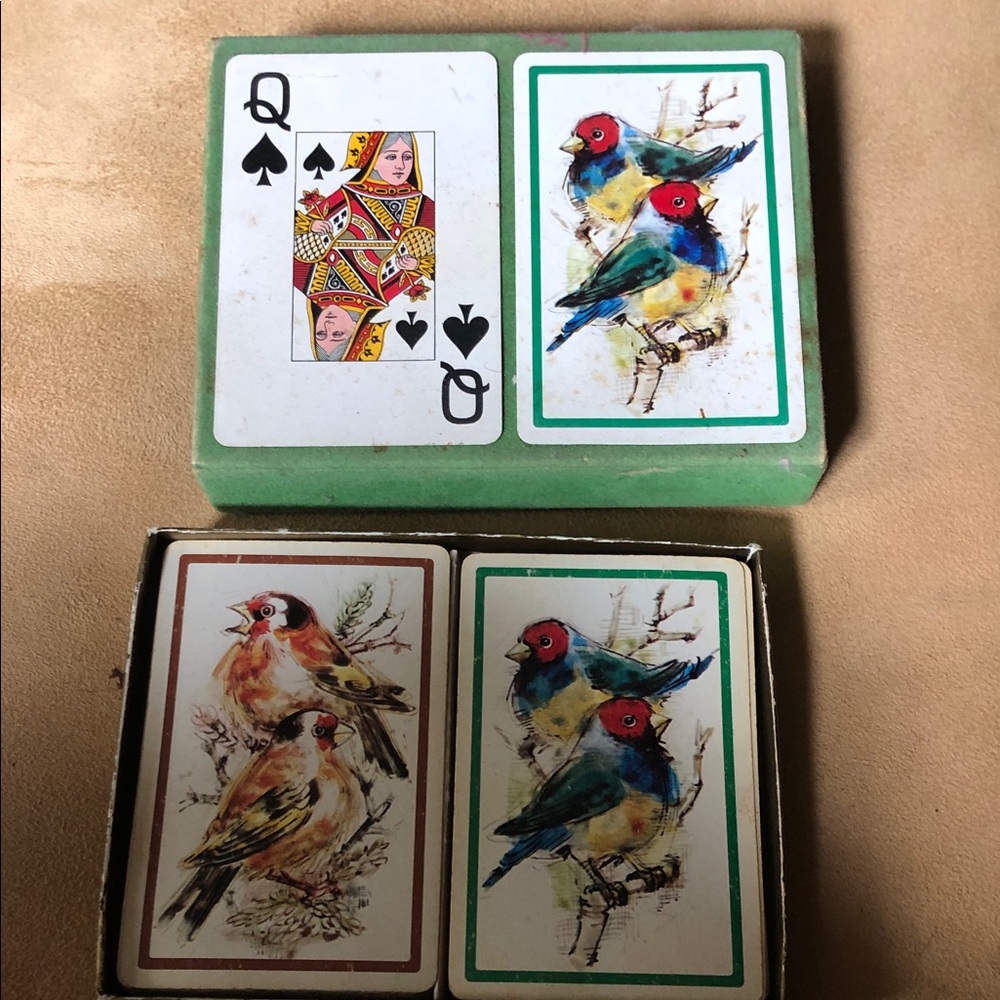 EUC vintage double deck bird motif Fournier playing cards